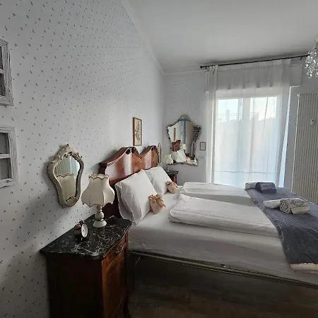 La Maison Liberty Charme & Private Parking San Martino * جنوة